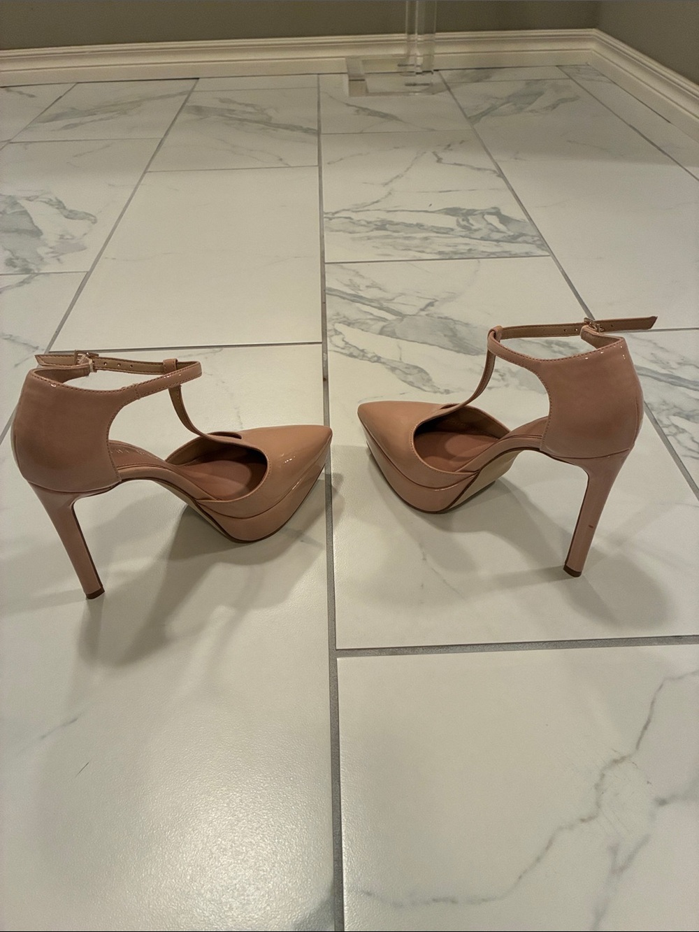 Gianni Bini T-Strap Pumps in Nude Patent size 7.5 - Picture 6 of 8